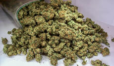 Sumqayıtda saxlanılan şəxsdən avtomat və narkotik aşkar edilib