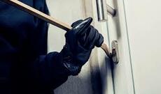 Yeni Günəşli qəsəbəsində evdən 2000 dollar oğurlayan saxlanılıb