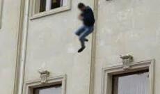 Bakıda yaşlı kişi binanın 9-cu mərtəbəsindən yıxılıb