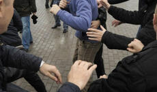 Bakıda kütləvi dava: Bıçaqlananlar var