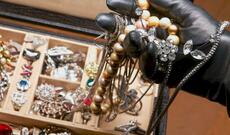 Masazırda evdən 85 minlik qır-qızıl oğurlandı