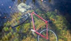 Velosipedçi çaya düşüb öldü