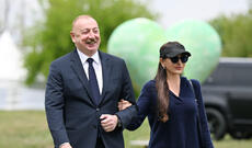 Şuşada VII “Xarıbülbül” Beynəlxalq Musiqi Festivalının və “Şuşa – İslam dünyasının mədəniyyət paytaxtı 2024” ilinin açılış mərasimi keçirilib
Prezident İlham Əliyev və birinci xanım Mehriban Əliyeva tədbirdə iştirak ediblər