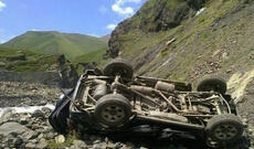 Gədəbəydə "VAZ-21015" aşıb, xəsarət alanlar var