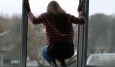 Bakıda 21 yaşlı qız intihar edib