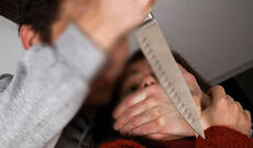 Bakıda ər həyat yoldaşına çoxsaylı bıçaq zərbəsi vurub