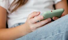 Müəllimə danışdığı oğlana açıq fotosunu göndərdi, atası ilə... - Bakıda ŞOK HADİSƏ