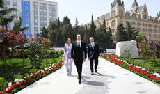 Prezident İlham Əliyev və birinci xanım Mehriban Əliyeva Bakıda Botanika İnstitutunun yeni binasının açılışında iştirak edib və Nəbatat Bağında görülən işlərlə tanış olublar