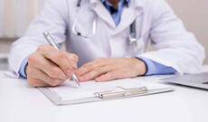 Beş yaşlı uşağın ölümündə günahlandırılan həkimlə bağlı qərar ləğv edildi