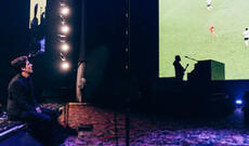 Matçı izləmək üçün konsertini dayandırdı