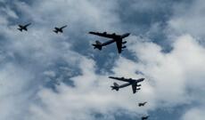 ABŞ B-52-ləri Ukrayna ilə sərhədə yerləşdirdi