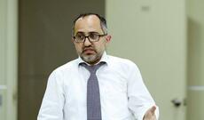 Əkrəm Həsənov: Gəlirlər azalır, qiymətlər və aqressiya artır