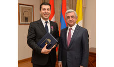 Serj Sarqsyanin kürəkəni 350 milyon dollar oğurlamaqda ittiham olunur