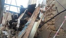 Yağış Bakıda evi uçurdu, bir nəfər altında qaldı - Video