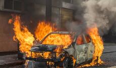 Xətai rayonunda minik avtomobili yanıb