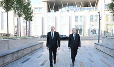Prezident İlham Əliyev Bakı Dəmiryol Vağzalının və metronun “28 May” stansiyasının qarşısında aparılmış abadlıq və yenidənqurma işlərindən sonra yaradılan şəraitlə tanış olub