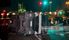 Bakıda yanacaqdaşıyan avtomobil aşdı