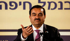 ABŞ-da dünyanın ən zəngin adamlarından biri dələduzluqda ittiham olunub