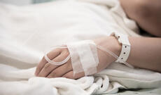 Bakıda 59 yaşlı qadın yol-nəqliyyat hadisəsində ağır xəsarət alıb