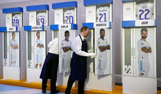 "Real Madrid"in şkafları hərraca çıxarılıb