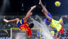 Braziliya və İspaniya arasında çimərlik futbolu