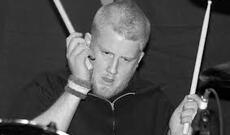 Məşhur qrupun üzvü evində ölü tapıldı