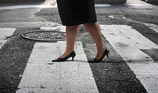 Lənkəranda 42 yaşlı qadını maşın vurdu