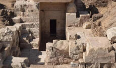 Arxeoloqlar gizli qapı tapıblar