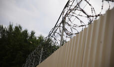 ABŞ-da Suriya həbsxanasının keçmiş rəisini 100 ildən çox həbs cəzası gözləyir