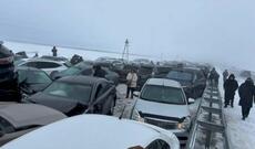 Qazaxıstanda 95 avtomobilin toqquşması nəticəsində 10 nəfər xəsarət aldı