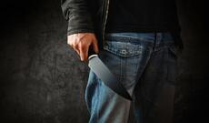 Neftçala sakini marketdən oğurluq edərkən bıçaqlanıb