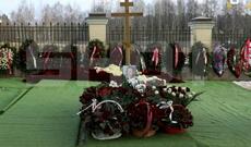 Kriminal avtoritetin dəfni - Yüzlərlə lüks maşın və anonim çələnglər