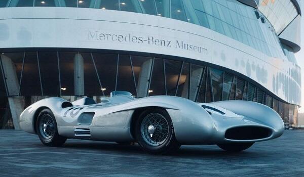 F1 avtomobili rekord məbləğə satıldı - Foto