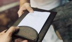 Bələdiyyə üzvü seçildiyi üçün Qəbələdə qonaqlıq verdi - Hesabı ödəməyib qaçdı