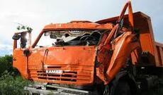 Hərəkətdə olan "KamAZ" dəhşət saçdı: Piyada öldü, iki nəfər yaralandı