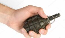 Goranboyda kişi arvadı, gəlini və nəvələrinin olduğu həyətə qumbara atıb