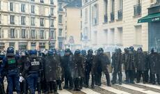 Fransa polisi Qvadelupada üç dinc nümayişçini yaralayıb