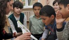 Gələn ay miqrant uşaqları üçün qadağa qüvvəyə minir - Azərbaycanlılar nə edəcək?