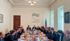 Hikmət Hacıyev beyin mərkəzlərinin rəhbərləri ilə Ermənistanla normallaşma prosesini müzakirə etdi