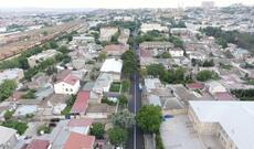 Bakının bu ərazisində evlər su qiymətinədir