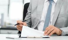 Biləsuvarda işdən çıxarılan müavin direktoru məhkəməyə verdi