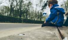 Azərbaycanda şok hadisə: Küçədən tapdığı səkkiz yaşlı uşağı zorla diləndirdi