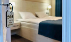 Bakıda yeniyetmə anasını oteldə qətlə yetirib