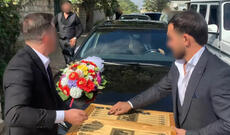 Gəlin maşınının qarşısını kəsib nərd oynadılar - Bəyin 4 dostu həbs edildi