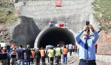 Azərbaycanlılar Gürcüstana axışır: 2 min maaş, pulsuz nahar...
