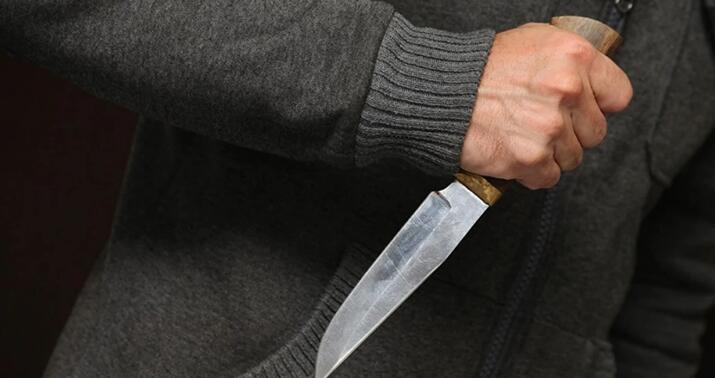 Gəncədə 40 yaşlı şəxs bıçaqlanıb