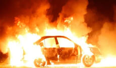 Bakıda Çinin elektromobili sürücüsü ilə birlikdə yanıb