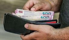 TƏSDİQLƏNDİ: işləyənlər üçün 317, pensiyaçılar üçün 245 manat...