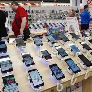 Gəncədəki univermaqdan onlarla smartfon oğurlanıb