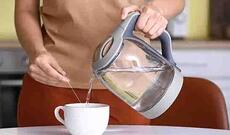 Həkim suyu təkrar qaynatmağın təhlükələri barədə xəbərdarlıq etdi